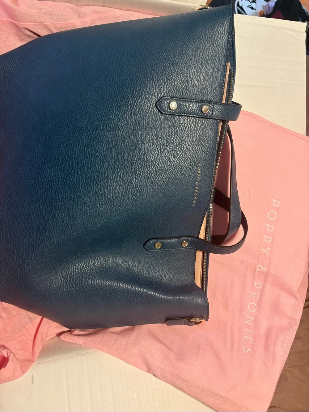 Poppy & Peonies Navy GO GETTER Tote with Detachable Strap